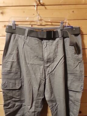 Mens Wearfirst Cargo Shorts Size 36 NWT